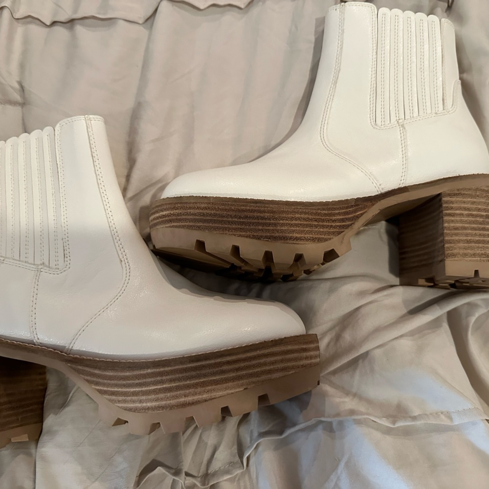 White boots Oasis Society NWOT